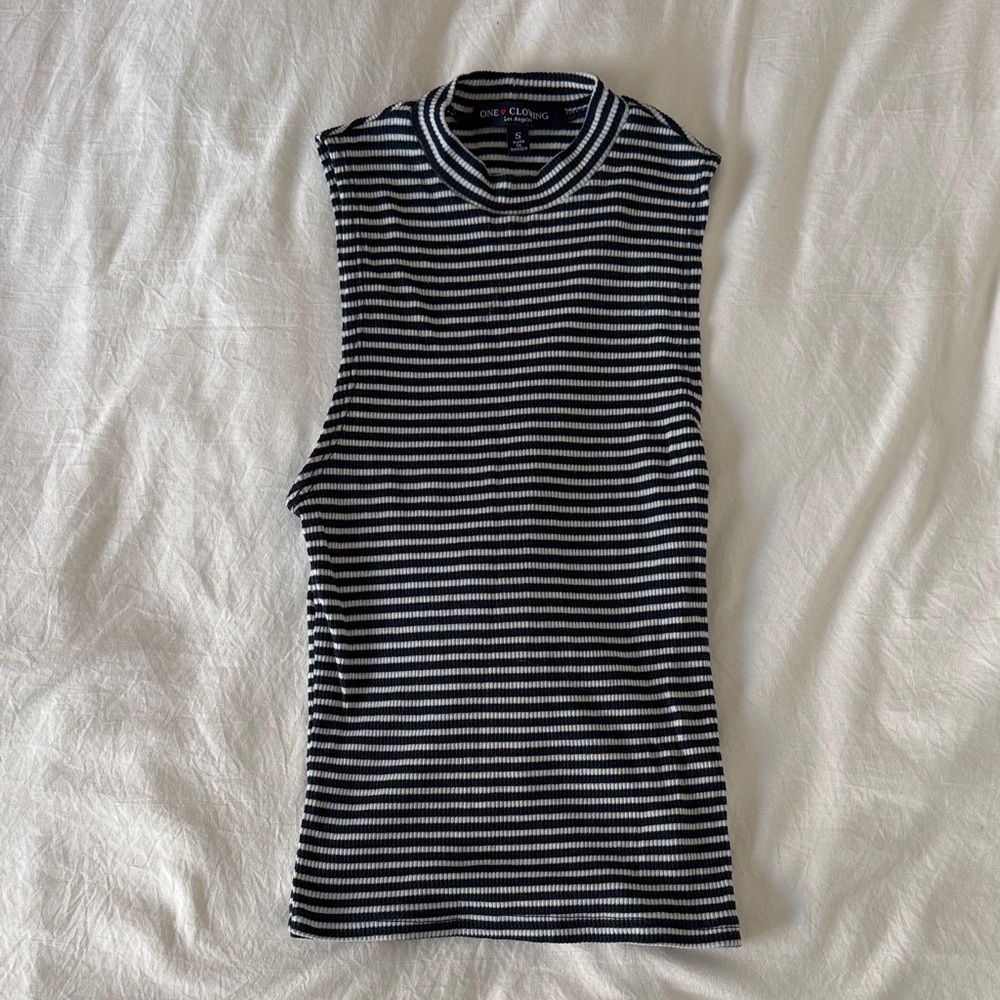 Chic Striped Sleeveless Top